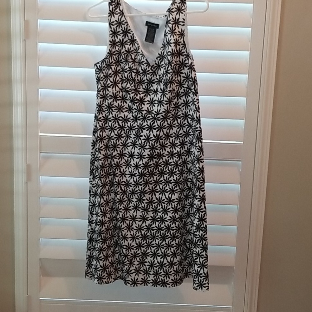 NWT Spense Black and White Flower Dress
